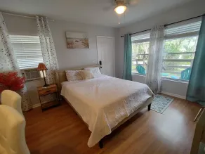 Romantic getaway, lakeview 5 min from the Downtown! - Image 4