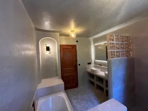 Spacious villa with pool and large garden near beach and restaurants - Image 3