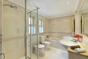 Elegant Family Villa, A/C, Private Pool, Landscaped Garden, Sea Views - 15mins walk to Santa Barbara - Image 3