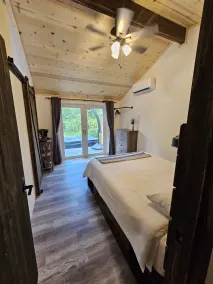 Canyon Falls Cabin. A cozy riverfront cabin located on Canyon Creek - Image 5