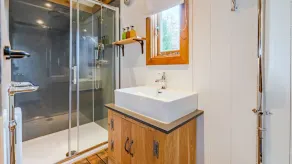 Betty Shepherd's Hut - sleeps 2 guests  in 1 bedroom - Image 2
