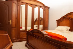 The Orange theory cosy I bedroom apartment  3 min walk to the U.S Embassy - Image 4