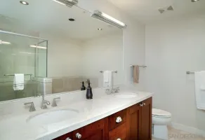 Luxury Waterfront High-Rise in Downtown San Diego Condo - Image 5