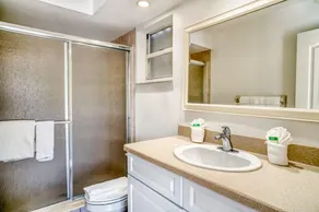 Three Bedroom Pool Home- Direct Channel Views - Image 4