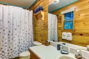 Coffee Creek Cabin - Image 4