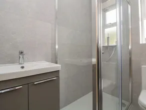 5 Marsh Lane - Image 2