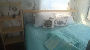 Tiny House With Sharing Pool & gym - Image 2