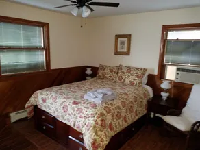 3 Bedroom Lakefront Home with Hot Tub & Fireplace - Image 4