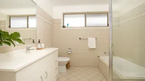 Surfspray I Pet Friendly I Absolute Beachfront - Image 4