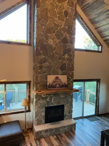 Peaceful Cabin with Beautiful Mountain Views - Image 2