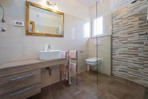 Villa Comfort with Pool - Image 5