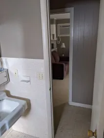 Clean, full kitchen, stand alone cabin adjoining Lake Barkley State Park - Image 4