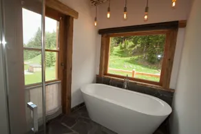 NEU erbaut: Exclusives PREMIUM CHALET mit Kamin, Sauna, HotTub, WLAN und Garten - Image 3