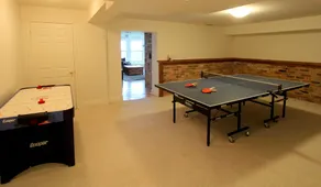 Luxury 4 Bdrm Farmhouse, sleeps 12, near Grey Highlands, Blue Mountain, Meaford - Image 2