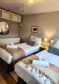 2 Bed 1 Bath House, Perfect for Corporate, Contractors & Families Free Parking, Garden, Netflix By Redwood Stays - Image 5