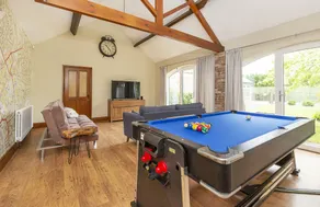 Creamery Cottage with Games room and Free Parking - Image 3