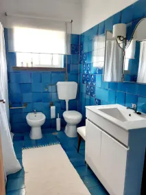 Impecable 4-Bed Villa in Praia da Areia Branca - Image 3