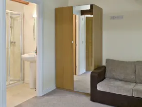 2 bedroom accommodation in Chipshop, near Tavistock - Image 2