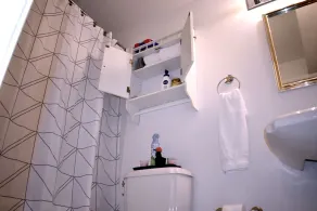 Un privé de 2 chambres et un salon avec patio pour 4 personnes. - Image 2
