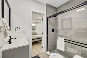 2918 Unit 2 - Image 2