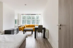 Brand new large studio edgware high street - Image 3