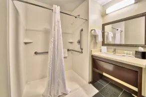 1 Bedroom | Pool & Gym. Free Breakfast - Image 4