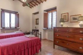 Exclusive Farmhouse with Pool in Large Green Park - 4/9 Guests - Image 2