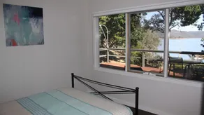 Taylor Bay Waterfront Retreat Lake Eildon - Image 4