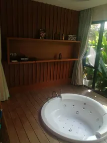 Pool Suite Condo,  Chaing Mai- Jacuzzi Suite - Image 3