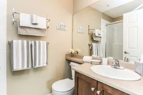 Beautiful Condo by the beach, walk to downtown - Image 3