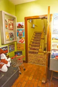 Roscoe Retreat in Heart of Historic Roscoe Village - Image 3