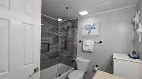 Studio au bord de l'eau avec deux piscines, grilles, animaux acceptés et bordereau de bateau disponible - Image 3