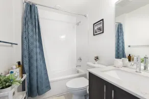 Cheerful 3-bedroom New Townhouse near UW/Seattle Children's, Free Parking, AC - Image 3