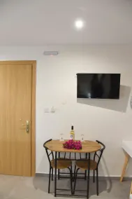 Aloha Inn - Image 4
