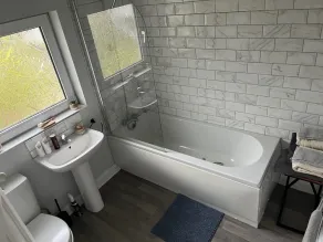 House - Sleeps 4-6 - Parking - Pet friendly - Image 2