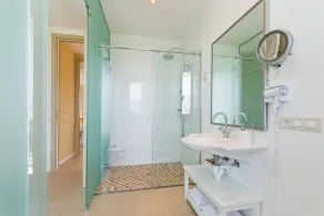 Villa de luxe pour 10 avec piscine, gym, climatisation et WLAN, à 150m de la mer - Image 5