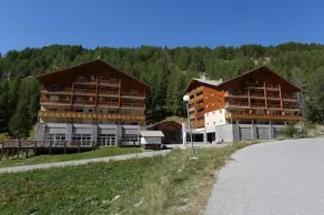 Piscine + Local à Ski| Appart proche de la Station - Image 5