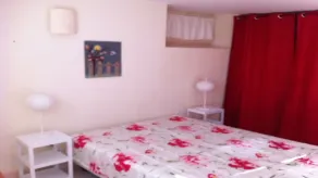 F3 rez de chaussée d'une villa bord du lac - Image 4