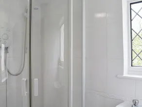 2 bedroom accommodation in Charmouth - Image 3
