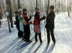 Stor bjælkehytte udskåret fra stor hvidt fyr på Minnesotas klareste sø. - Image 4