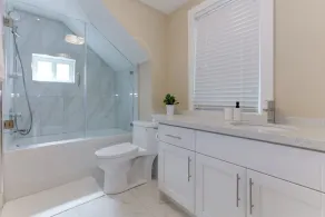 Superb Convenient North Delta Vacation Home with 6 Bed and 6 Bath - Image 5