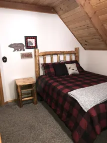 Featherville Mountainside Cabin - Image 5