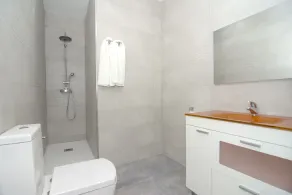 Rental unit in València · ★4.55 · 2 bedrooms · 4 beds · 1 bath - Image 5