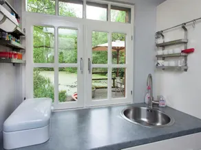 Delightful Chalet in Opglabbeek near Lake - Image 2