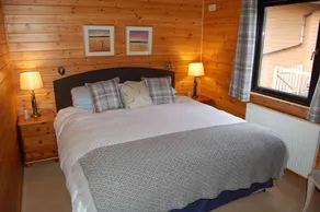 Luxury woodland Alder Lodge - Image 3