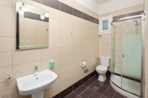 Villa Paradiso: Stor, moderne renoveret villa med 4 soveværelser og privat pool tæt på stranden - Image 3