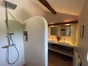Charming house with swimming pool - Image 2