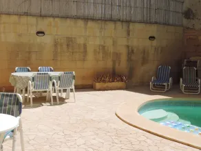 Dubbelrum med eget badrum och användning av pool - Image 3