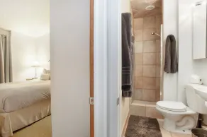 100 ÉTAPES À GONDOLA! PLATINUM 5 ÉTOILES 2BD / 2BA CONDO AU COEUR DE LIONSHEAD !! - Image 2