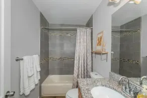 This house is a 3 bedrooms, 2 bathrooms, located in Atlanta, GA. - Image 5